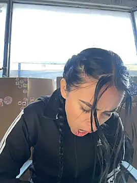 Tinylottie online show from 15, 4, 2026