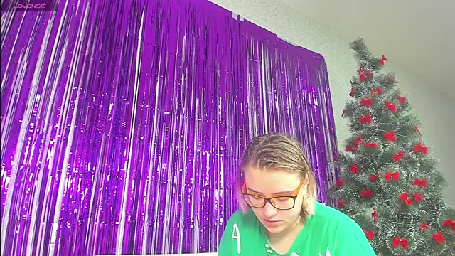Snapshot of Seductive_She_Wolf chatting on 8, 1, 2025 Seductive She Wolf online show from 8, 1, 2025