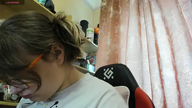 Seductive She Wolf online show from 29, 3, 2026