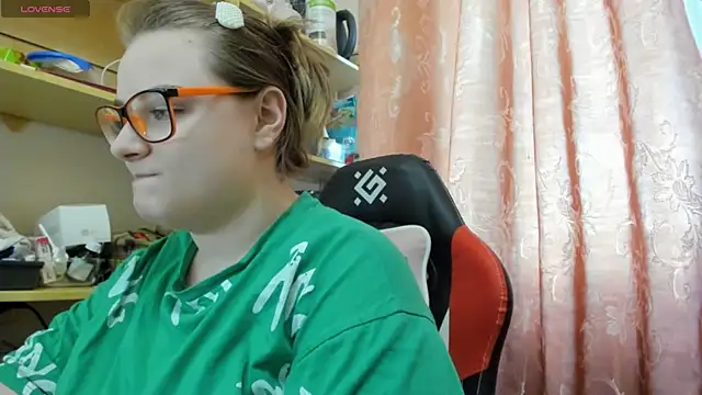 Seductive She Wolf online show from 4, 4, 2026