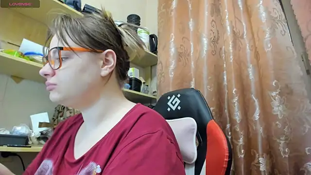 Seductive She Wolf online show from 9, 4, 2026