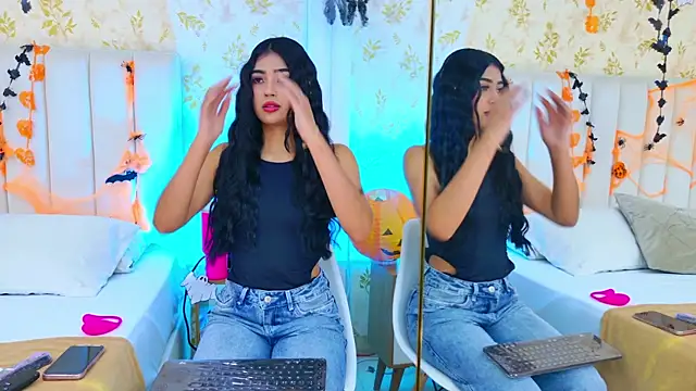 Mia-Monroe online show from 1, 11, 2025