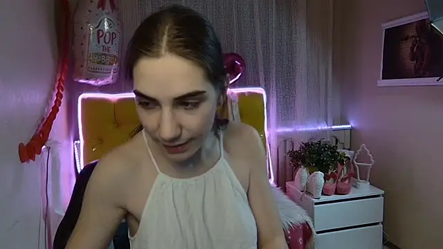 Snapshot of NikaStark_ chatting on 28, 2, 2025 NikaStark online show from 28, 2, 2025