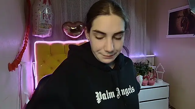 Snapshot of NikaStark_ chatting on 1, 3, 2025 NikaStark online show from 1, 3, 2025
