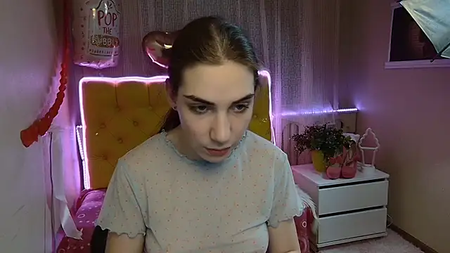 Snapshot of NikaStark_ chatting on 4, 3, 2025 NikaStark online show from 4, 3, 2025