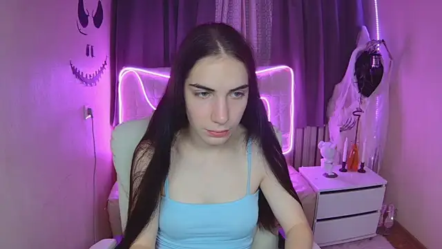 Snapshot of NikaStark_ chatting on 14, 10, 2025 NikaStark online show from 14, 10, 2025