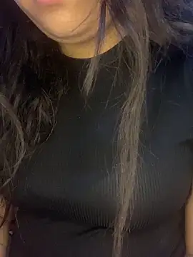 Snapshot of yassminsexy22 chatting on 21, 12, 2025 yassminsexy22 online show from 21, 12, 2025