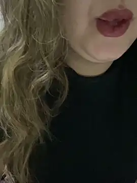 yassminsexy22 online show from 1, 4, 2026