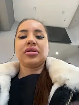 Snapshot of beautydiamond chatting on 24, 10, 2025 beautydiamond online show from 24, 10, 2025