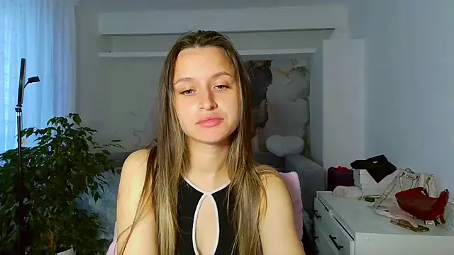 Snapshot of Submissive_love chatting on 3, 6, 2026 Submissive love online show from 3, 6, 2026