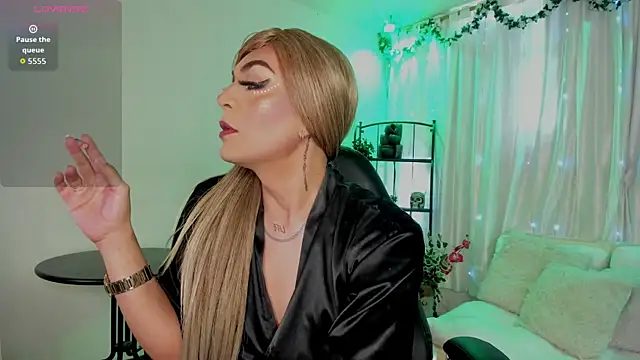 Snapshot of karol_elegance_ chatting on 16, 7, 2026 karol elegance online show from 16, 7, 2026