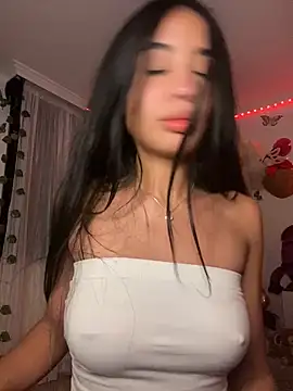 lina pink online show from 2, 1, 2025