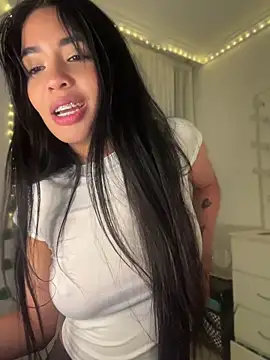 Snapshot of lina_pink chatting on 24, 5, 2026 lina pink online show from 24, 5, 2026