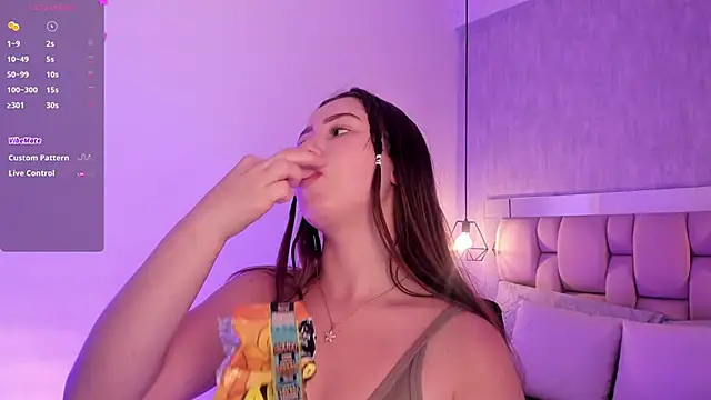 Roxie-Summers11 online show from 30, 1, 2025