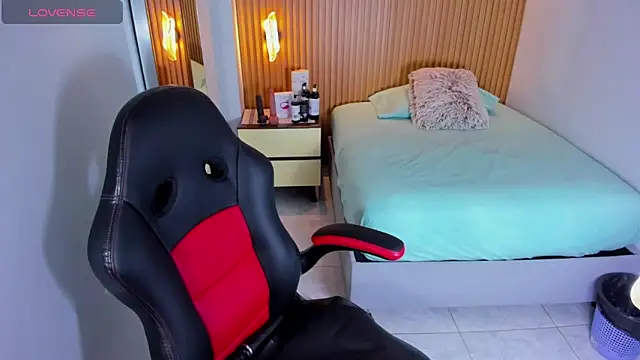 Snapshot of LUCYAMARS1 chatting on 28, 10, 2025 LUCYAMARS1 online show from 28, 10, 2025