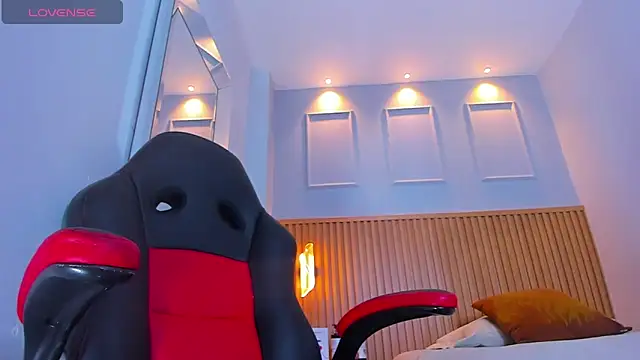 Snapshot of LUCYAMARS1 chatting on 18, 11, 2025 LUCYAMARS1 online show from 18, 11, 2025