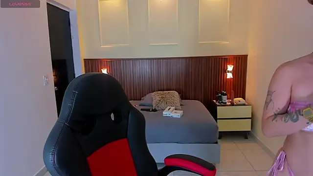 Snapshot of LUCYAMARS1 chatting on 27, 11, 2025 LUCYAMARS1 online show from 27, 11, 2025