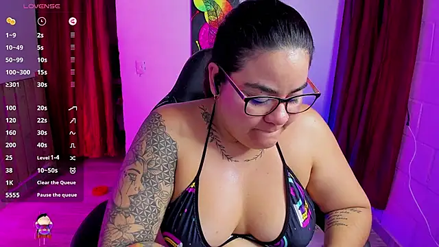 Snapshot of Sharon_hils chatting on 13, 1, 2025 Sharon hils online show from 13, 1, 2025