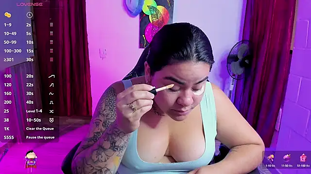 Snapshot of Sharon_hils chatting on 6, 2, 2025 Sharon hils online show from 6, 2, 2025