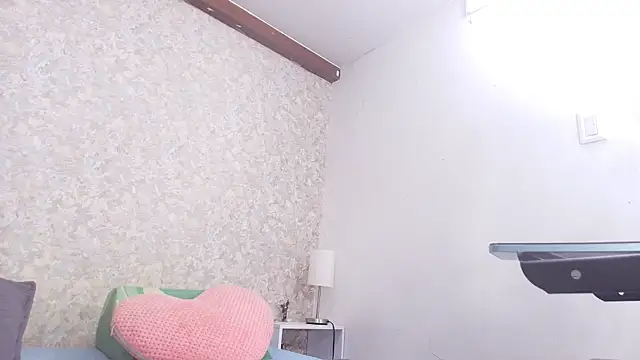 Snapshot of nicol_f chatting on 12, 11, 2025 nicol f online show from 12, 11, 2025