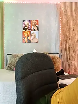 nahiarapalmer19 online show from 4, 4, 2026