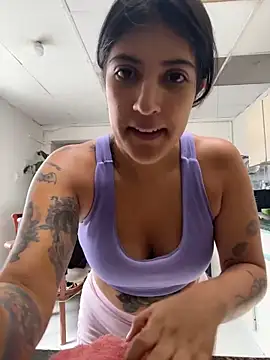 Afroditapoloo online show from 4, 6, 2026
