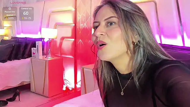 NaomyRivera online show from 5, 3, 2025