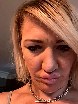 Snapshot of camdanz777 chatting on 18, 9, 2025 camdanz777 online show from 18, 9, 2025