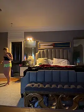 Snapshot of camdanz777 chatting on 17, 10, 2025 camdanz777 online show from 17, 10, 2025