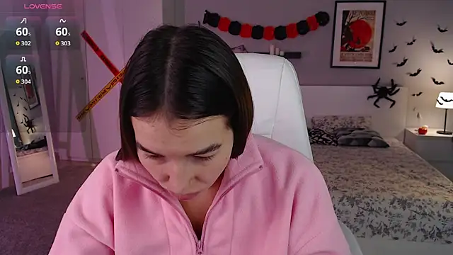 Bellla Haddid online show from 2, 11, 2025