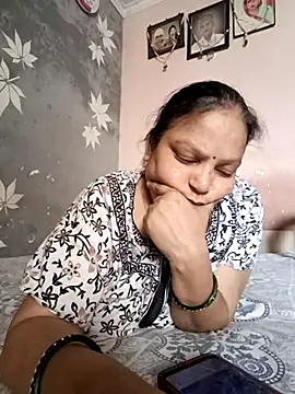 Snapshot of Kavya_kapoor chatting on 24, 6, 2026 Kavya kapoor online show from 24, 6, 2026