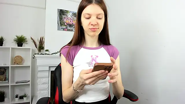 Baby Evalena online show from 5, 12, 2024