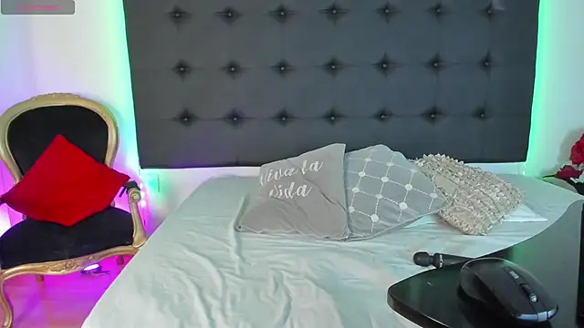 Snapshot of SaraDreamss chatting on 22, 1, 2025 SaraDreamss online show from 22, 1, 2025