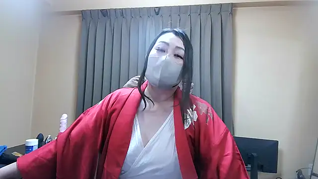 Snapshot of SAKURA_OSUSHI chatting on 5, 1, 2025 SAKURA OSUSHI online show from 5, 1, 2025