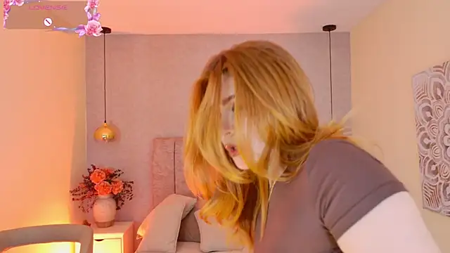 Snapshot of april_rousse chatting on 29, 4, 2026 april rousse online show from 29, 4, 2026