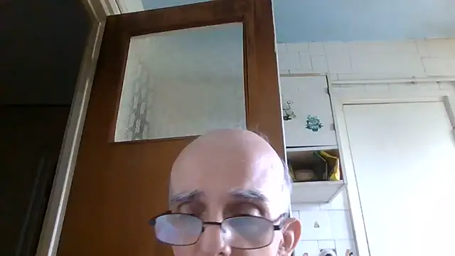 Snapshot of mariusica1@xh chatting on 19, 7, 2026 mariusica1xh online show from 19, 7, 2026