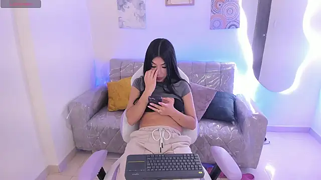 Charlotte cowell sub1  online show from 18, 10, 2025