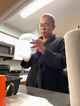 Snapshot of SexyHoneyRedd chatting on 3, 3, 2026 SexyHoneyRedd online show from 3, 3, 2026