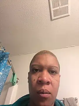 SexyHoneyRedd online show from 15, 6, 2026