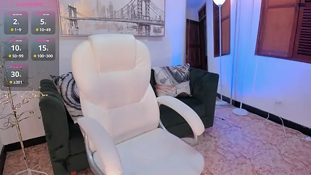 naomii campbell  online show from 30, 1, 2025