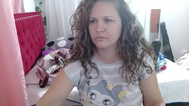 Snapshot of helenca43 chatting on 24, 10, 2025 helenca43 online show from 24, 10, 2025