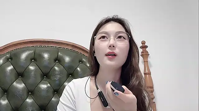 Sweet-Angel999 online show from 9, 4, 2026