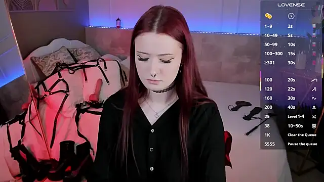 Lily Moonlight online show from 18, 4, 2026