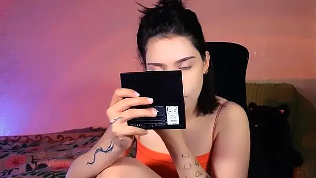 Stacy Gonzales  online show from 22, 5, 2026