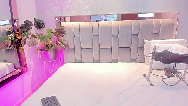 RoseTaylor   online show from 9, 11, 2025