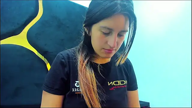 GiaRoussel online show from 25, 2, 2025