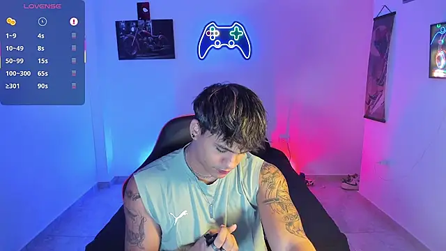 Snapshot of LuciferM_Star chatting on 14, 11, 2025 LuciferM Star online show from 14, 11, 2025