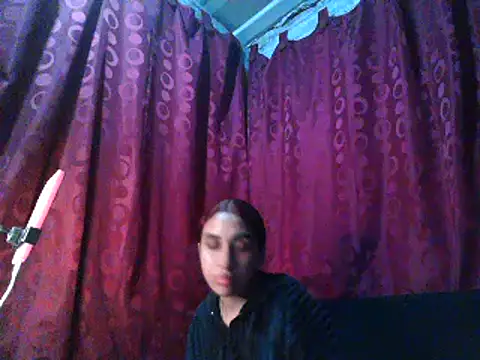 ifeelverywet andhot online show from 3, 3, 2025