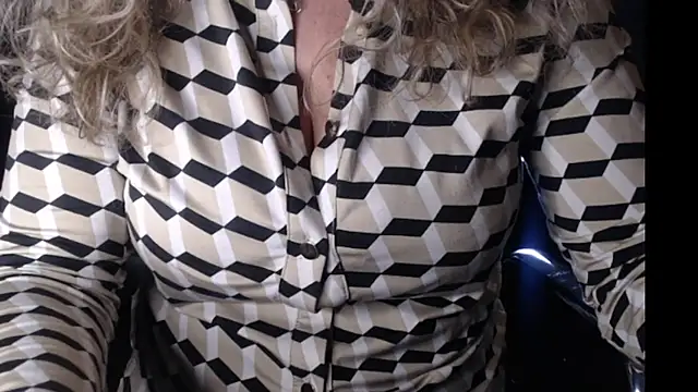 JenniLowen online show from 10, 1, 2025