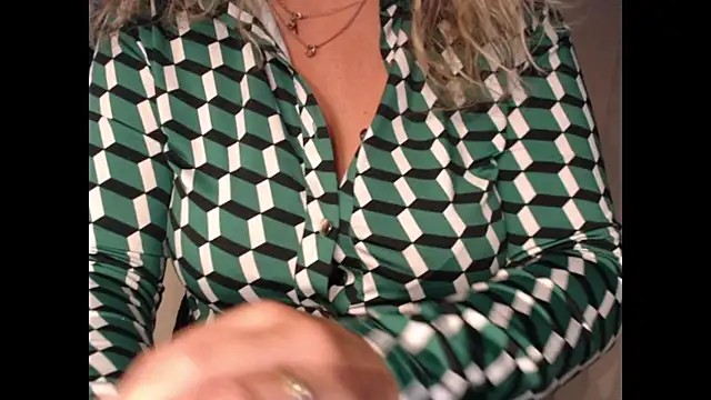 JenniLowen online show from 9, 5, 2026
